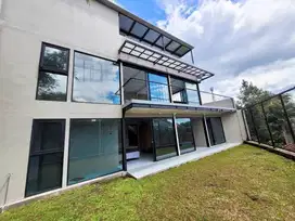 Rumah Cantik Industrial di Komplek Cigadung dekat Dago