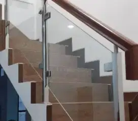 Reling tangga stanlis kaca pagar balkon