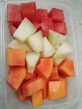 Buah potong fresh segar dan manis