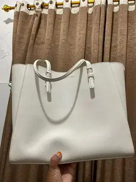 Tas Tote Bag Sansa Charles and Keith