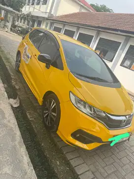 Di jual 1 unit mobil Honda jazz 2020 tipe tertinggi