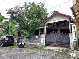 Rumah di Perumahan Griya Indah dekat Mirota Godean