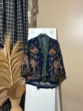 Outer batik wayang