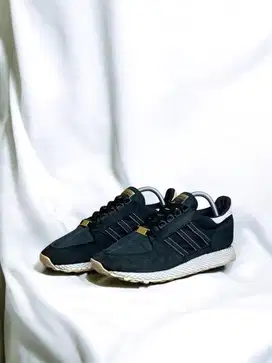Sepatu Second Branded Adidas Forest Grove ‘Core Black’ size 42