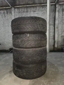 Ban Yokohama Parada Spec X 255 45 R20
