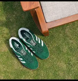 ADIDAS Gazelle collegiete size 41