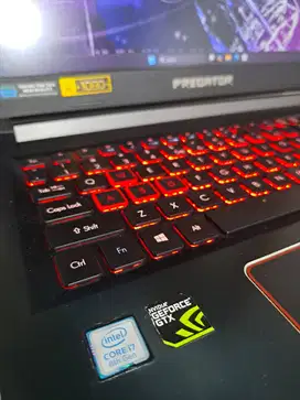 Laptop gaming Acer PREDATOR core i7 gen 8 ram 16gb SSD 512GB dual VGA