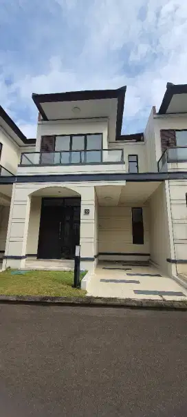 Disewakan rumah 2 lantai 3 kamar lavon Allura Cikupa Tangerang
