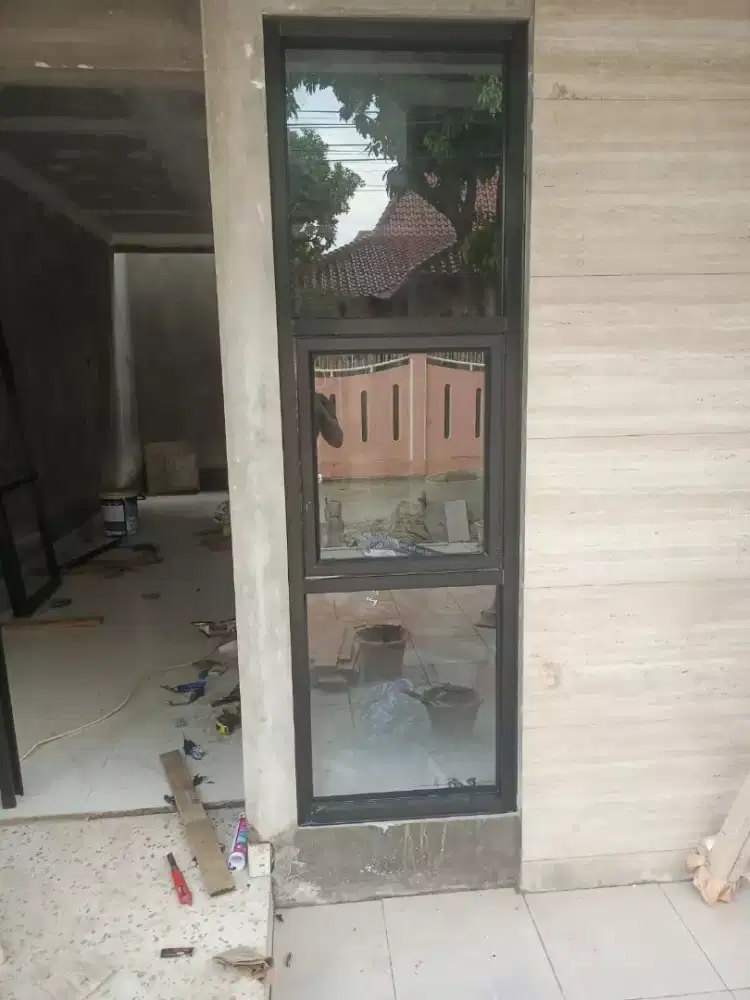 Jendela & pintu aluminium dan partisi