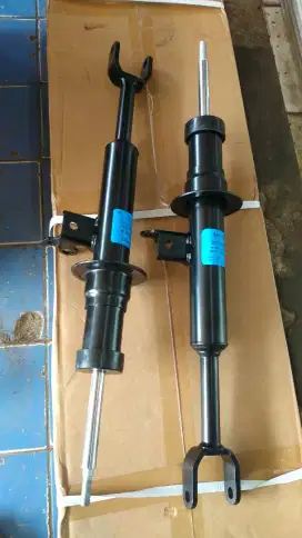Shock absorber buat mobil BMW 520i 530i f10 bagian depan