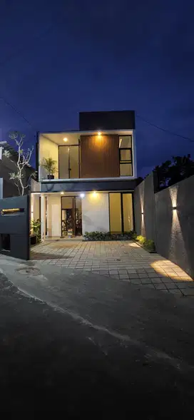 Rumah Kontemporer 2 Lantai 900 Jutaan