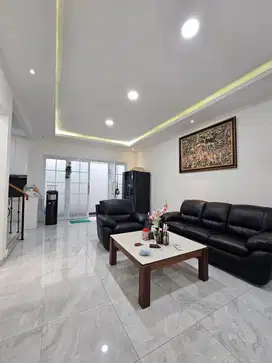 Dijual Rumah Cakep Full Furnish Cluster Fluorite Gading Serpong