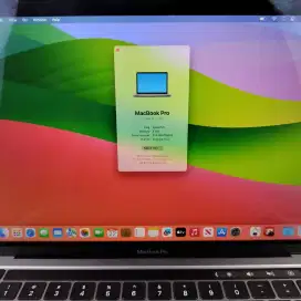 Macbook Pro M1 Ram 8 Ssd 256 layar 13 inch lengkap full set Space grey
