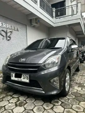 Di jual mobil Toyota Agya G matic 2015