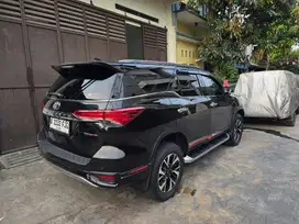 Toyota Fortuner TRD Sportivo Solar Matic AT Tahun 2018 Hitam , 2019