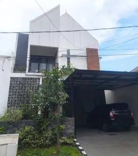 Rumah Minimalis Siap Huni  Perum Ketintang Dekat POLDA