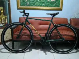 Sepeda Road Bike merk United Reborn