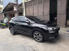 Honda HRV HR-V E CVT Matic AT Tahun 2019 Hitam , 2018