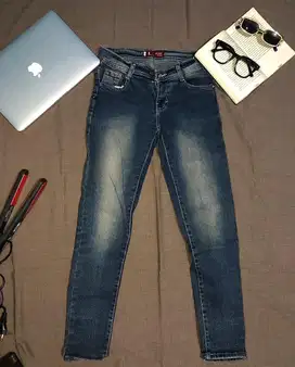 Celana Jeans Wanita