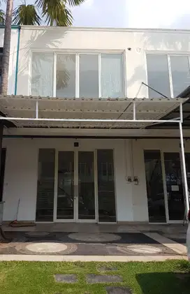 Disewakan Ruko Pakuwon City area ramai cocok untuk kuliner, dll