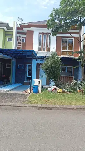 RUMAH DI PERUMAHAN KOTA WISATA CIBUBUR