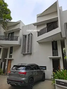 Rumah Brandnew Disewakan Dekat Mall BXC Dan Stasiun Kereta