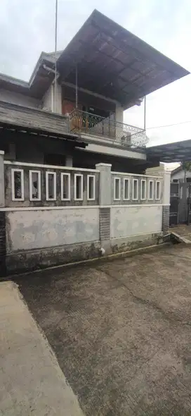 Rumah 2 lantai di griya Bintara indah