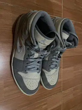 Jual Sepatu AIR JORDAN 1 Mid SE Coconut Milk
