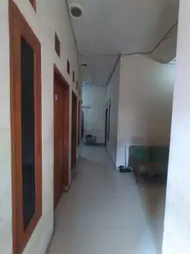 Kost 18 pintu di lengkong, dekat unpas dan unla