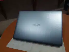 Like new asus X441UV