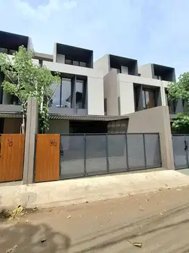 Rumah 3 lantai di Kemang design modern dan kekinian lokasi strategis