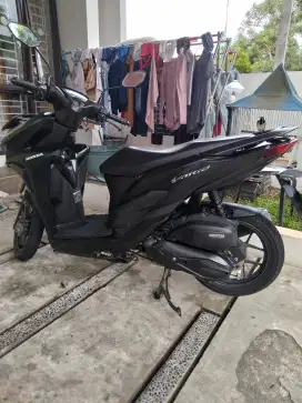 JUAL CEPAT VARIO 125 ISS HITAM TAHUN 2022