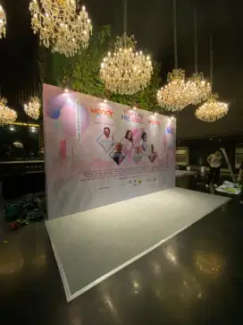 Pemasangan backdrop event