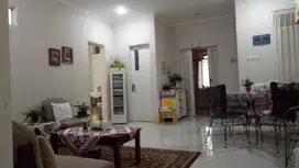 RUMAH KOST FULL ISI AKSES MOBIL DI DIPATIUKUR DEKAT UNPAD BANDUNG