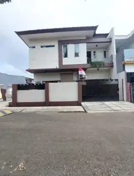 RUMAH MEGAH & MEWAH DI PONDOK KELAPA