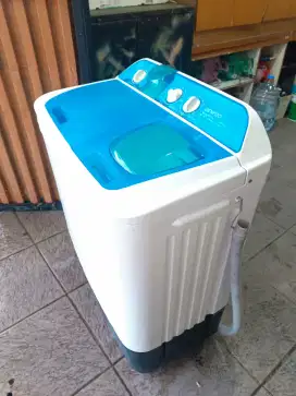 Jual cepat dan murah unit mesin cuci type 2 tabung bagus