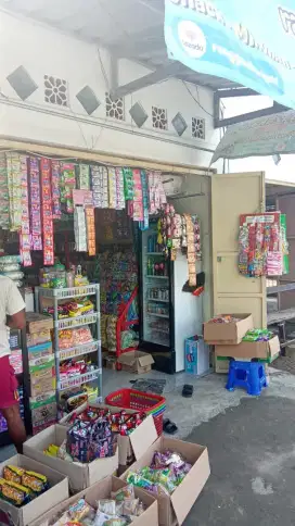 Dibutuhkan tenaga untuk bantu jaga toko