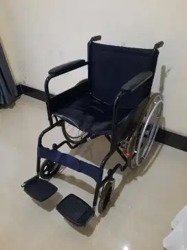 Kursi roda empat seken. Di jual