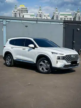 Hyundai Santa Fe Signature Diesel 2023 / Low KM / Panoramic /Full Spec