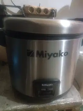Jual cepat rice cooker Miyako 5 liter (yang besar)