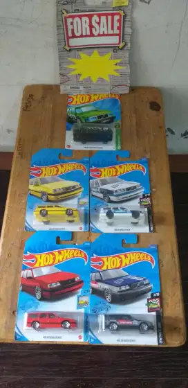Hotwheels set Volvo wagon 5 pcs
