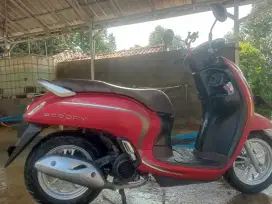 scoopy stylish 2023 keyles merah dop