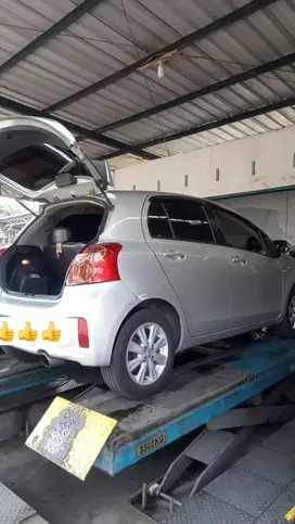 Toyota yaris 2013 type J manual