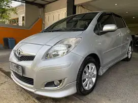 Cash Low KM Yaris 1.5 S MT Facelift 2010 Bakpao Silver Original Toyota
