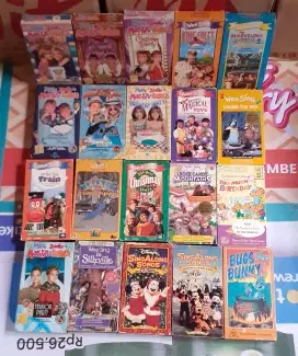 KASET VIDEO VHS FILM (32 Pcs)