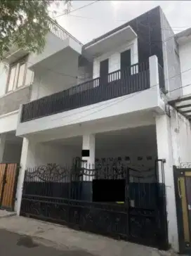 Rumah Keren 2 Lantai Siap Huni di Rawamangun
