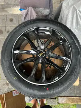 VELG & BAN R18 Innova /Xpander dll. Pcd 5x114 Seperti baru