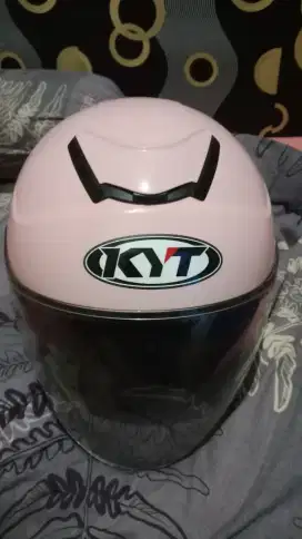 Helm kyt warna pink