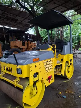 Tandem roller sakai sw350 siap