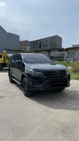 FORTUNER GR 2.8 AT 2023 KM.26rb istimewa (Cash kredit tukar tambah)